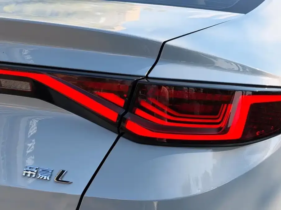 Geely Emgrand L HiP 2022 1.5TD-DHT Pro 100KM Super Rui — Фото автомобиля 11