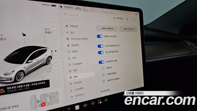 Tesla Model 3 — Фото автомобиля 22