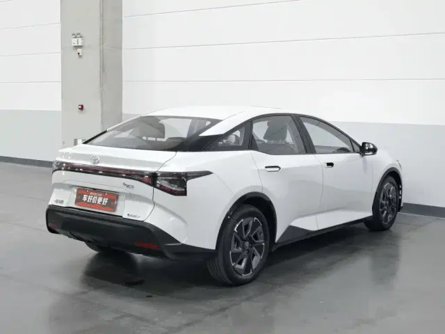 Toyota bZ3 — Фото автомобиля 2