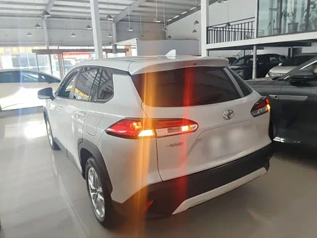 Toyota Corolla Cross — Фото автомобиля 4
