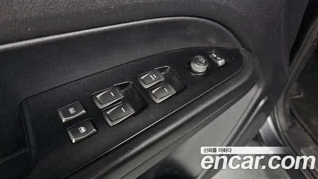 KG_Mobility_Ssangyong Rexton Новый Rexton Sport Khan Дизель 2.2 4WD — Фото автомобиля 17