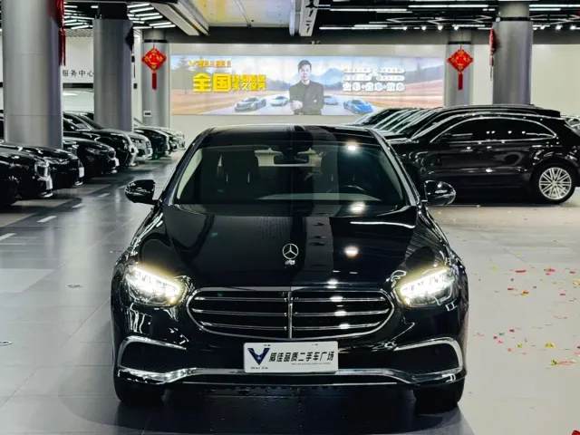Mercedes-Benz E-Class — Фото автомобиля 2
