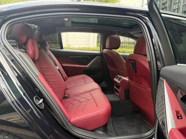 BMW 5 Series — Фото автомобиля 14