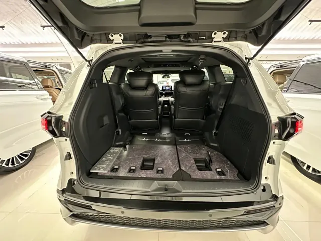 Toyota Granvia — Фото автомобиля 24