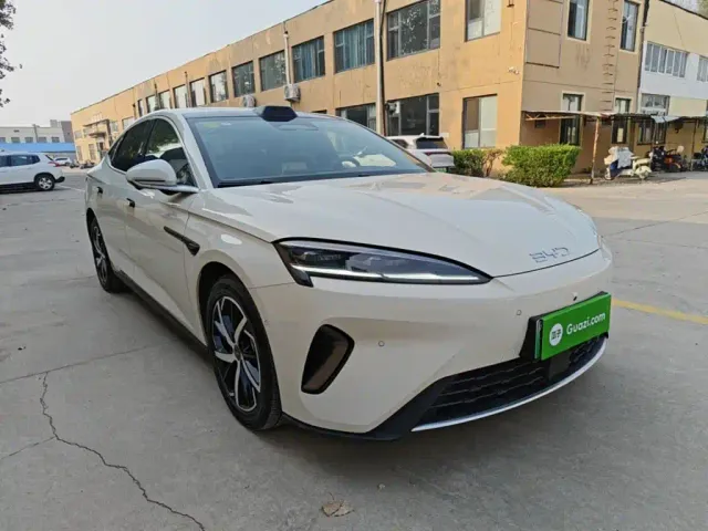BYD Seal 07 DM-i — Фото автомобиля 3