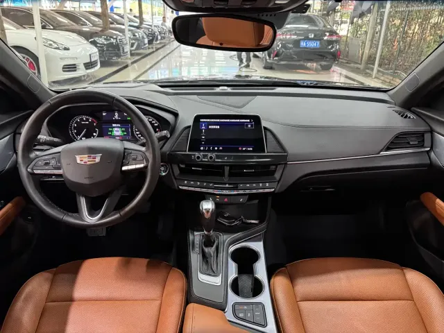 Cadillac CT4 — Фото автомобиля 9
