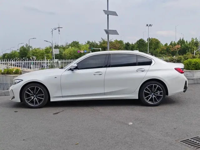 BMW 3 Series — Фото автомобиля 4