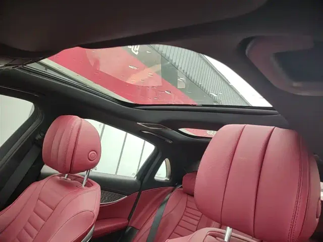 Mercedes-Benz E-Class — Фото автомобиля 17