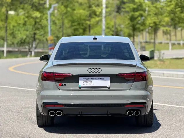 Audi S4 — Фото автомобиля 6