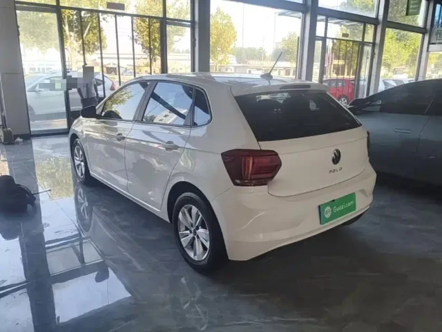 Volkswagen Polo — Фото автомобиля 4