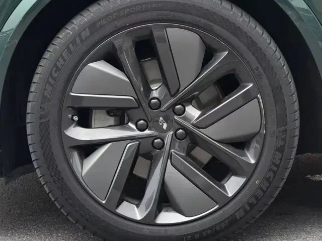 Li Auto L9 — Фото автомобиля 7