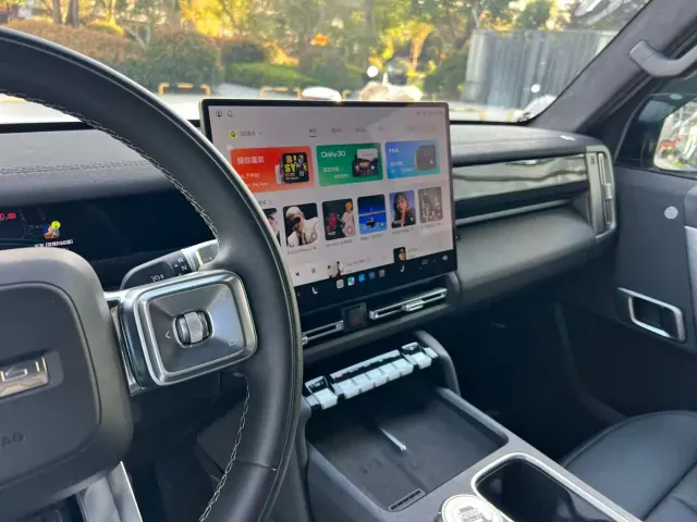 iCAR V27 — Фото автомобиля 9