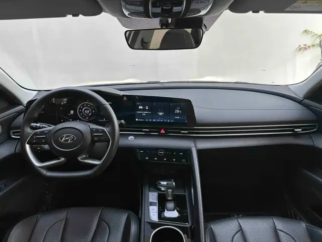 Hyundai Elantra — Фото автомобиля 17