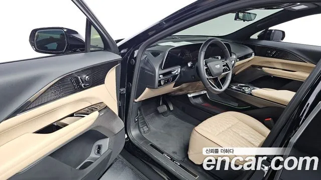 Cadillac Lyriq Lyriq Sport — Фото автомобиля 11