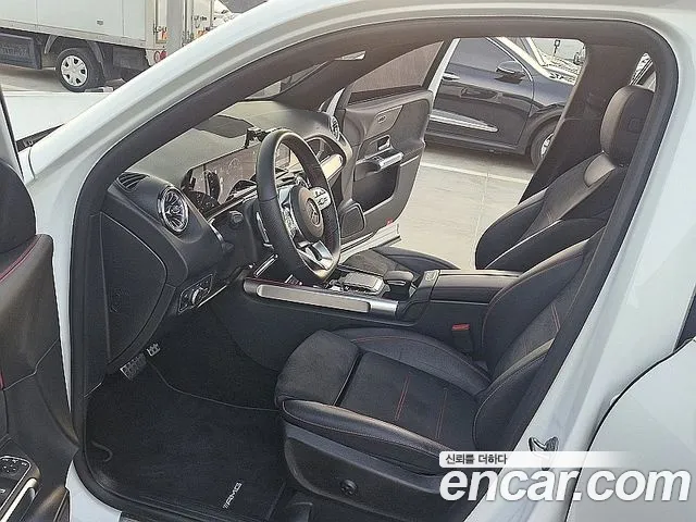 Mercedes-Benz GLB-Class — Фото автомобиля 16