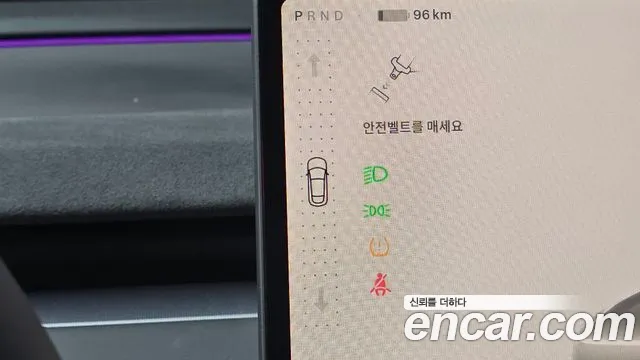 Tesla Model Y — Фото автомобиля 12
