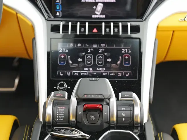 Lamborghini Urus — Фото автомобиля 17