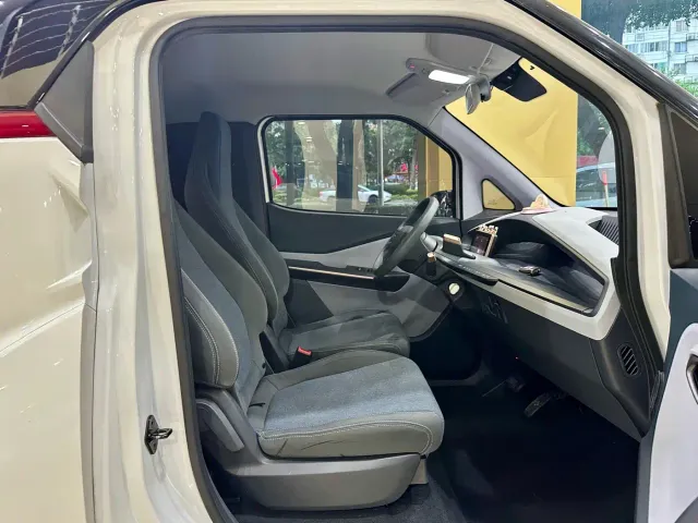 Wuling NanoEV — Фото автомобиля 9