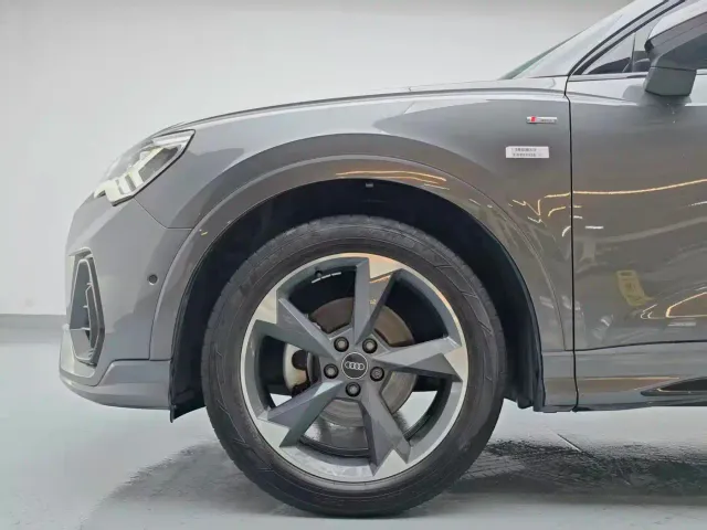 Audi Q3 — Фото автомобиля 7