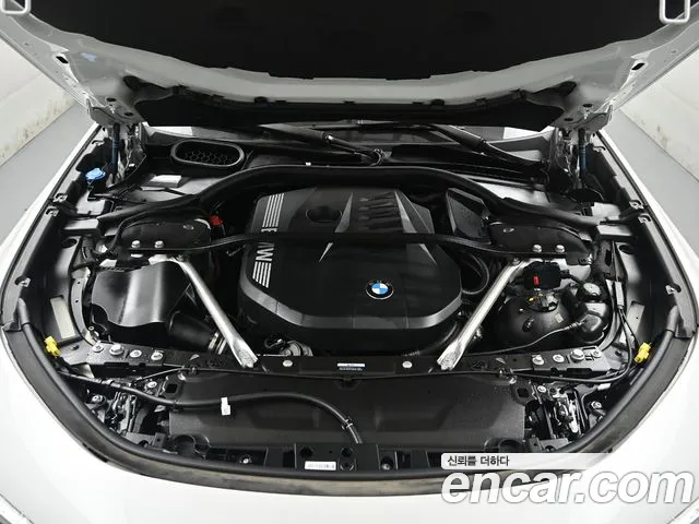 BMW 7-Series 7 серия (G70) 740i xDrive M Sport — Фото автомобиля 8