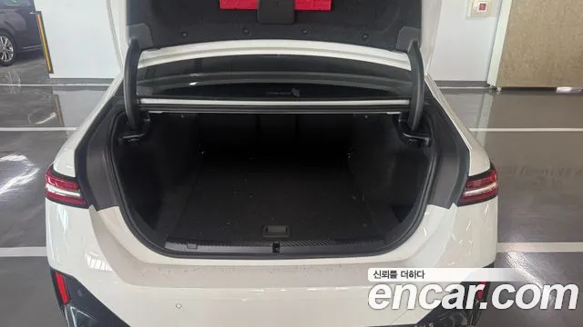 BMW i5 — Фото автомобиля 20