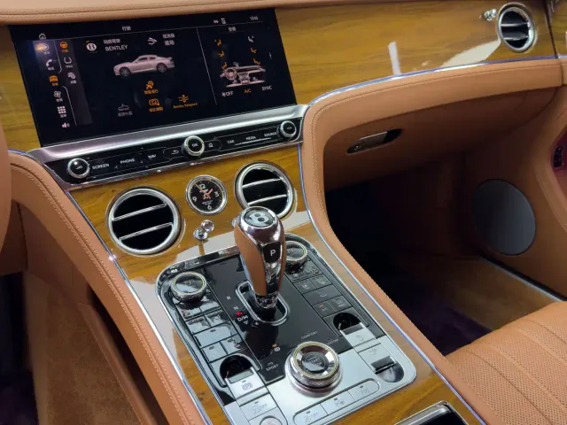 Bentley Continental 2022 4.0T GT V8 — Фото автомобиля 23