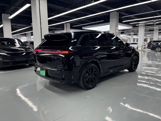 Li Auto L7 — Фото автомобиля 16
