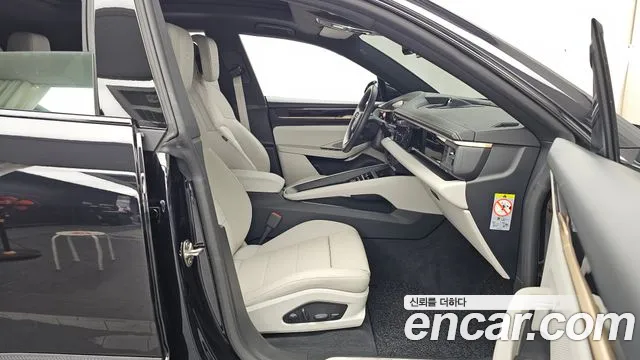 Porsche Macan Electric — Фото автомобиля 11