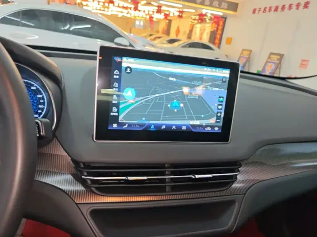 Hongqi E-QM5 — Фото автомобиля 12