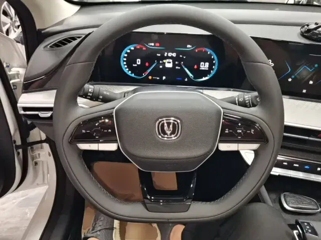 Changan Eado — Фото автомобиля 10