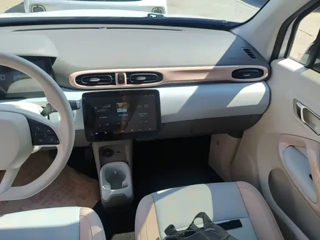 Leapmotor T03 — Фото автомобиля 12