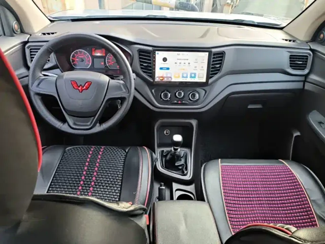 Wuling Hongguang V — Фото автомобиля 9