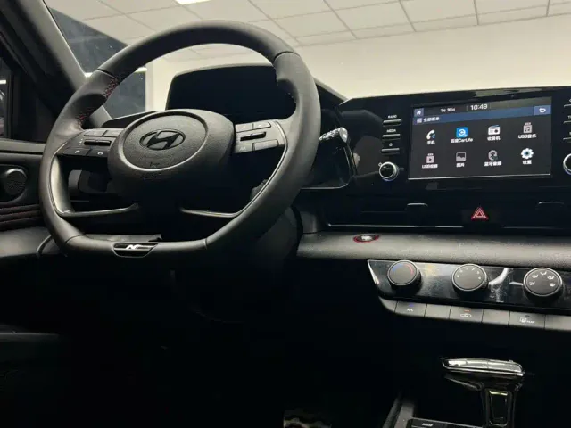 Hyundai Elantra — Фото автомобиля 18