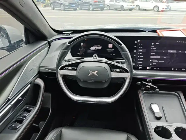 Xpeng P7 — Фото автомобиля 10
