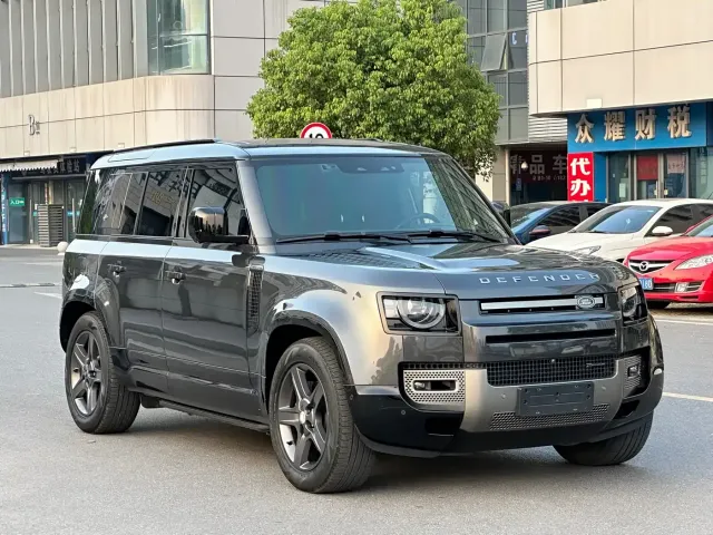 Land Rover Land Rover Defender 2023 Model 110 3.0T P400 X-DYNAMIC HSE — Фото автомобиля 2