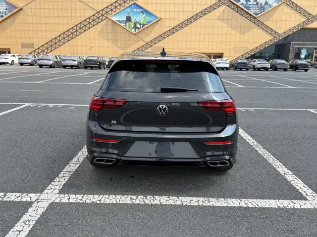 Volkswagen Golf — Фото автомобиля 5