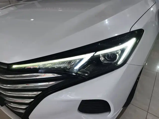 Changan Eado — Фото автомобиля 23