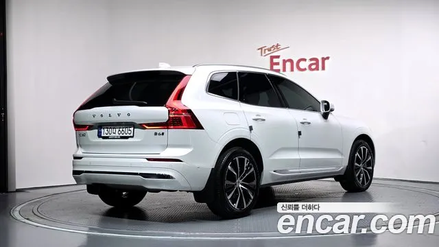 Volvo XC60 Generation 2 — Фото автомобиля 2