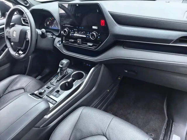 Toyota Crown Kluger — Фото автомобиля 11