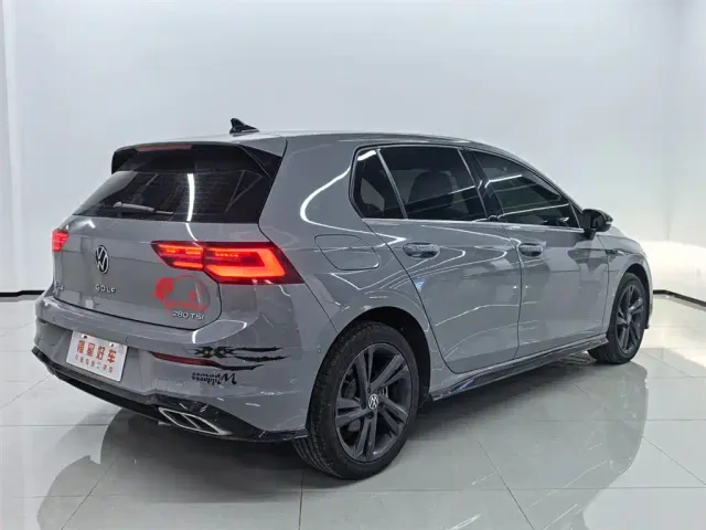 Volkswagen Golf — Фото автомобиля 5
