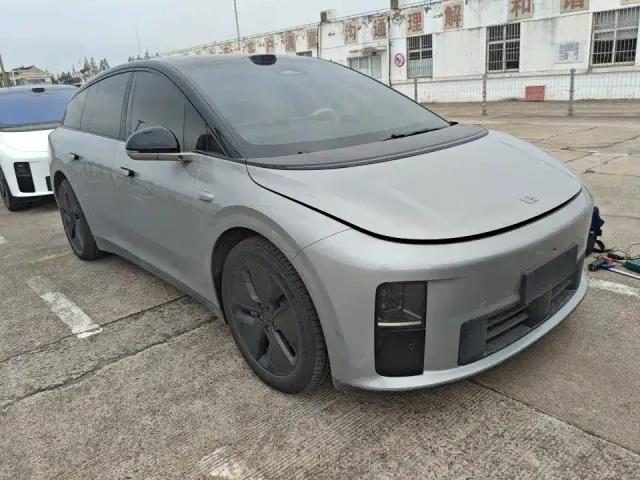 Li Auto i6 — Фото автомобиля 7