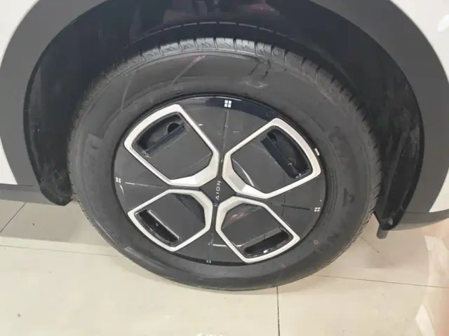 GAC Aion UT — Фото автомобиля 6