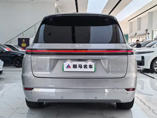 Li Auto L9 — Фото автомобиля 16