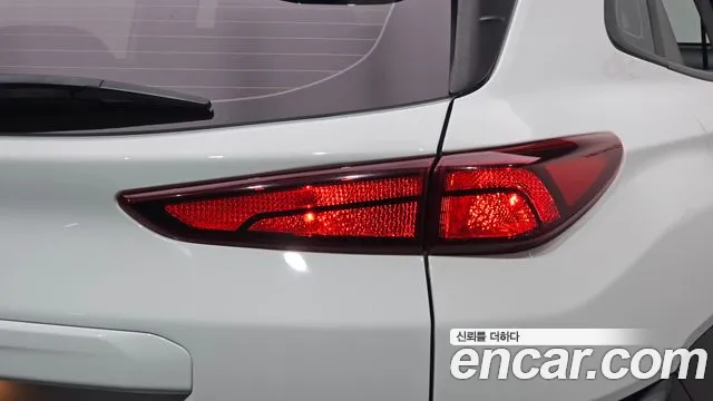Hyundai Kona — Фото автомобиля 8