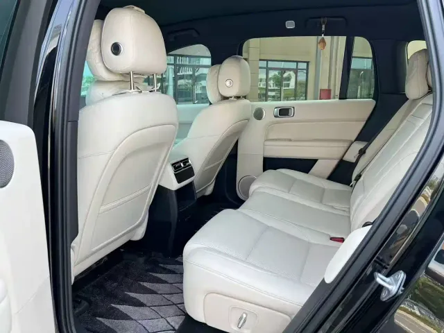 Li Auto L6 — Фото автомобиля 6