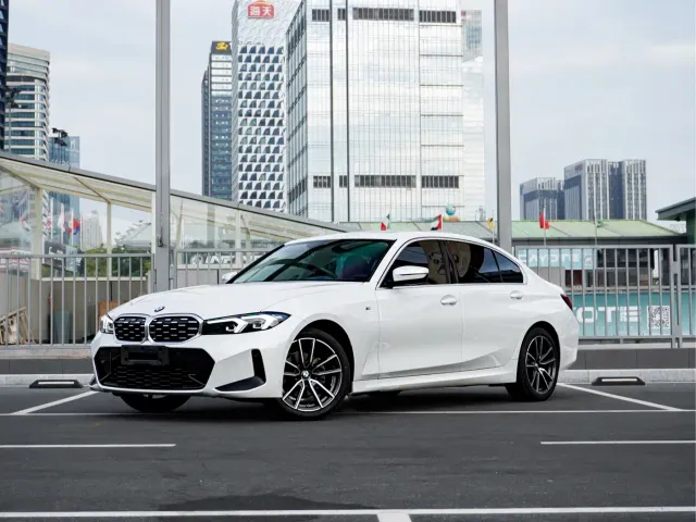 Фотография автомобиля — BMW 3 Series