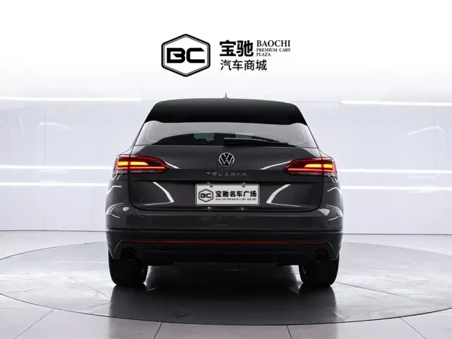 Volkswagen Touareg — Фото автомобиля 4