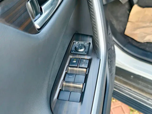 Toyota RAV4 — Фото автомобиля 8