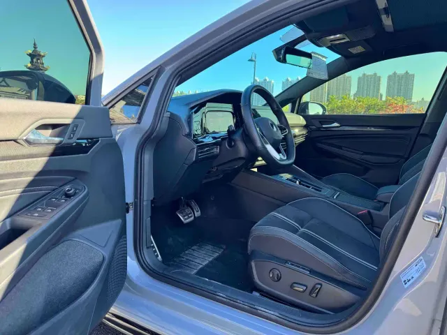 Volkswagen Golf 2023 280TSI DSG R-Line Lite — Фото автомобиля 7