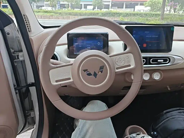 Wuling Hongguang Mini EV — Фото автомобиля 10